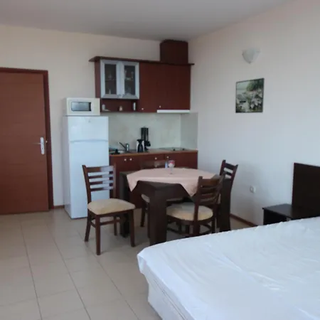 Menada In Sunny * Slantschew brjag