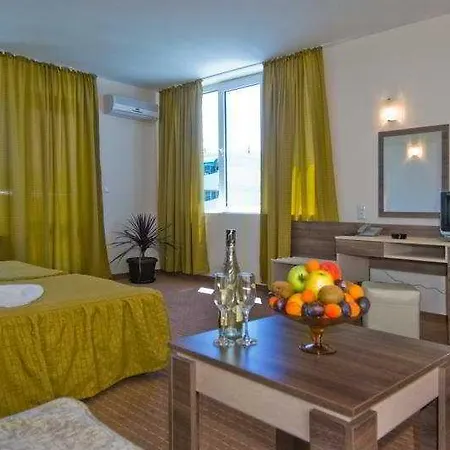 Menada In Sunny Apartamento