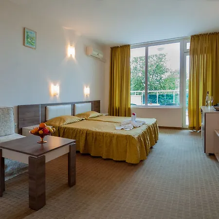 Menada In Sunny Slantschew brjag