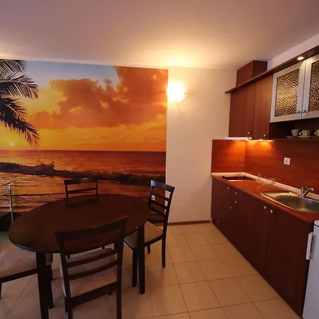 Menada In Sunny Slantschew brjag