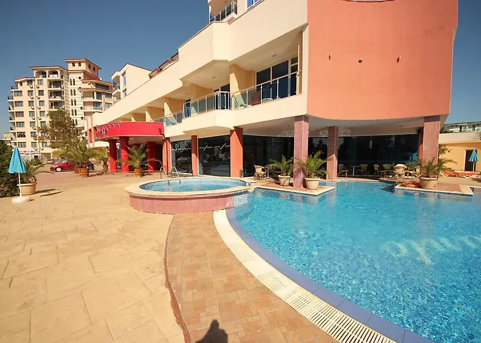 Menada In Sunny * Slantchev Briag