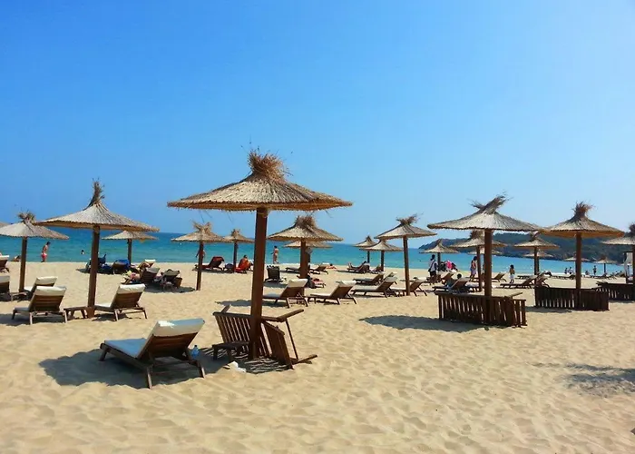 Menada In Sunny * Slantchev Briag